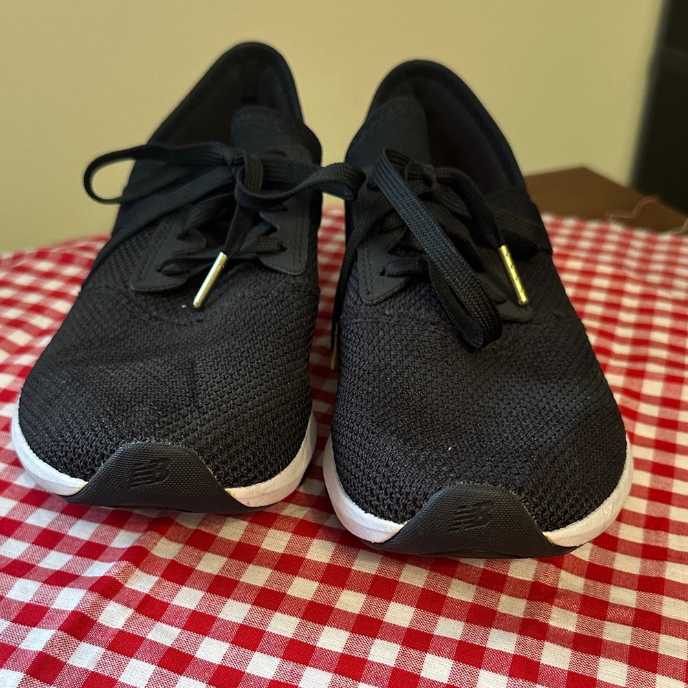 New Balance Black and White Casual Shoes